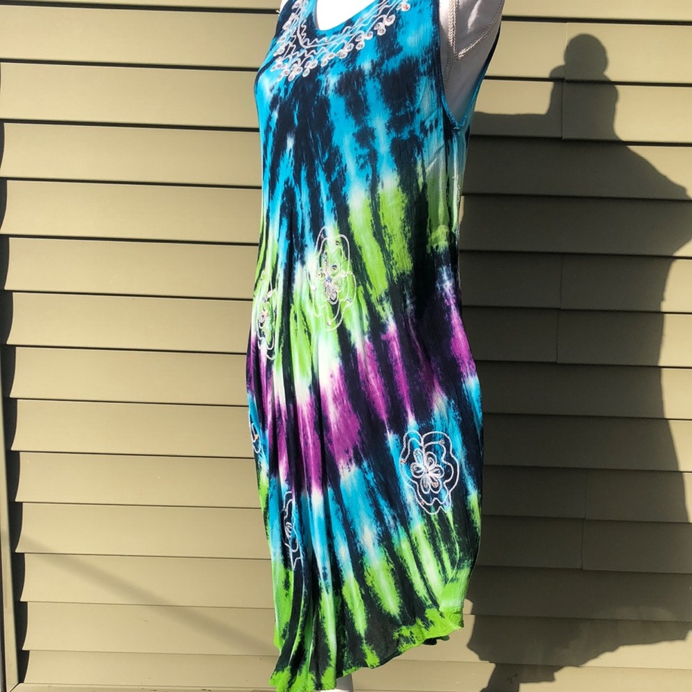 Colorful Tie-Dye Sleeveless Dress - Picture 7 of 8